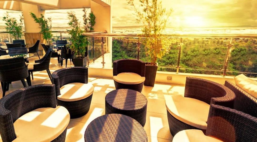 Room In Alabang Манила Экстерьер фото
