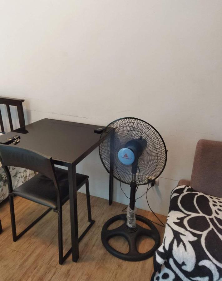 Room In Alabang Манила Экстерьер фото